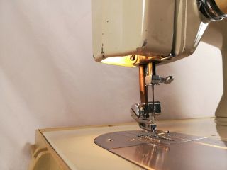 Vintage Sears Roebuck Kenmore Sewing Machine Model 15814300 Made in Japan w/Case 2