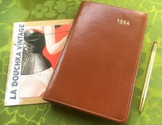 French 1960s Pocket Agenda Weekly Planner & Pencil Brown Leather Dated 1964
