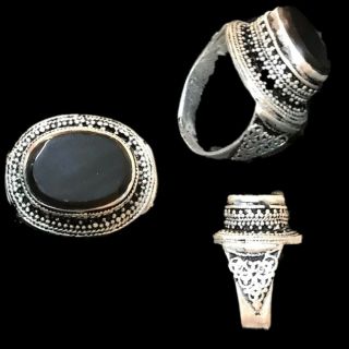 Stunning Top Quality Post Medieval Silver Ring With A Black Stone (7)