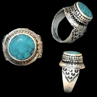 Stunning Top Quality Post Medieval Silver Ring With A Green Stone (6)