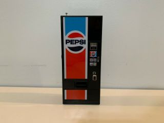 Vintage Pepsi - Cola Miniature Vending Machine Am/fm Transistor Radio