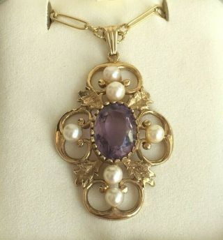 Hallmarked London 1972.  9ct Gold Pendant With Pearls And Amethyst Stone.