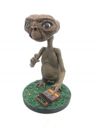 Neca Universal Studios E.  T.  The Extra - Terrestrial Hand Painted Resin Bobblehead