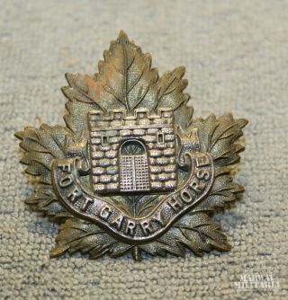 Fort Garry Horse Cap Badge (great Maple Leaf Detail) (inv19529)