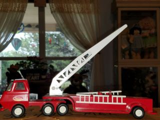 Vintage Tonka Metal Fire Truck Red And White With Ladders