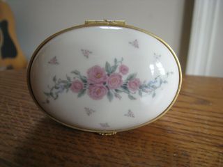 Lenox Oval Porcelain Hinged Trinket Box With Pink Roses