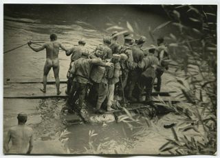 Wwii Large Size Press Photo: Russian Soldiers Wading River On Raft,  October 1944