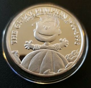 Very Rare 1 - Oz.  999 Silver Peanuts Gang.  Linus & The Great Pumpkin Silver Round.