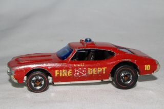 HOT WHEELS REDLINE OLDS 442 FIRE CHIEF CAR,  W/ ERROR POLICE CRUISER BASE 2