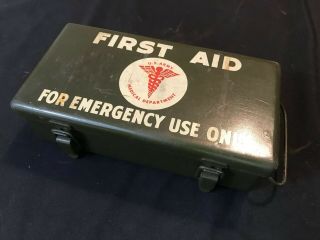 Vintage Military Wwii/ Ww2 U.  S.  Army Medical Department First Aid Field Kit Box