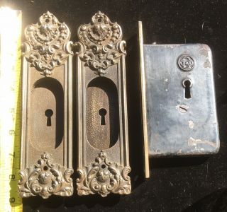 Y&t Pasco Vtg Victorian Cast Iron Sliding Pocket Door Pull Set W Key Hole & Lock