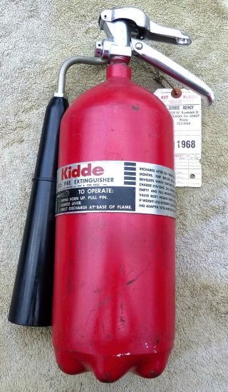 World’s Last 50 - Year - Old 5 Lb.  Co2 Fire Extinguisher W/ Factory Charge