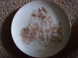 Akita Laurelwood Plate Dated 2007 Proceeds To Akita Rescue.