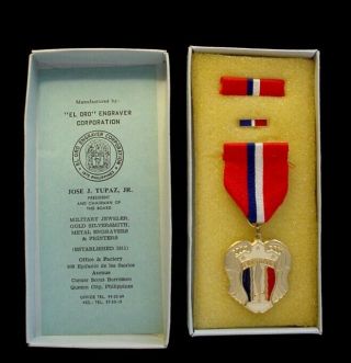 WWII WW2 Pilipino Philippines Liberation Medal & Ribbon Bar w/ Box – by El Oro 2