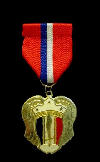 WWII WW2 Pilipino Philippines Liberation Medal & Ribbon Bar w/ Box – by El Oro 3