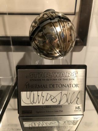 Master Replicas Signature Edition Thermal Detonator Carrie Fisher Sw - 115s