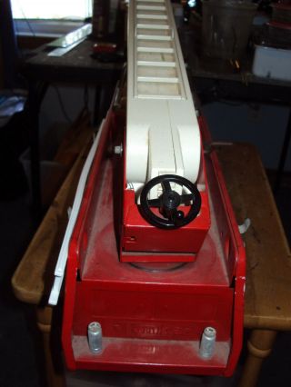 Vintage 26 Inch TONKA Fire Engine Ladder Truck FXR - 101 Pressed Steel 3