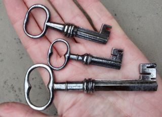 Fine Quality 19th Century Iron/steel French Keys With Complex Shaped Stems