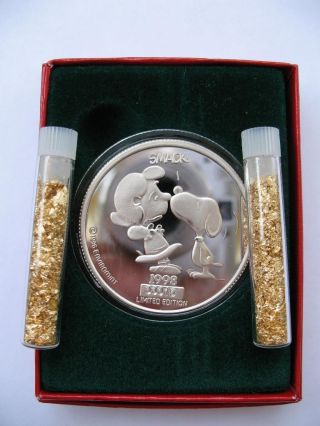 1 - OZ.  999 SILVER PEANUTS GANG CHARLIE BROWN LUCY AND SNOOPY KISS SMACK COIN,  GOLD 2