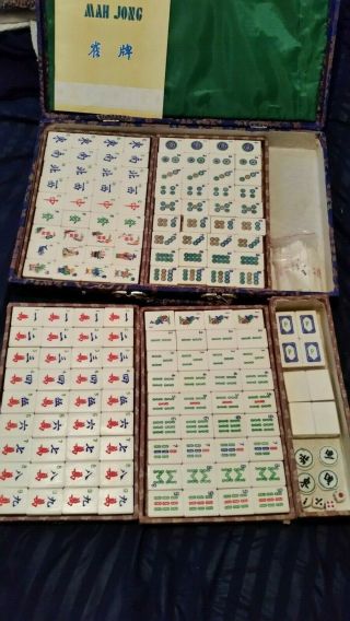 Vintage Mah Jong Set 152 Tiles,