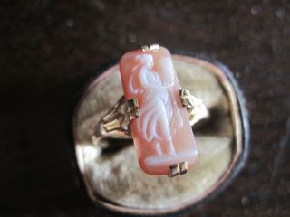 French Gold Ring - With Rectangular Quality Cameo Of A Woman - Early 20th C