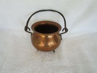 Vintage Small 6.  5 " Hammered Copper Footed Kettle Pot With Iron Handle L@@k