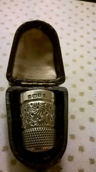 Antique Sterling Silver Thimble In Satin Lined Lined Fitted Leather Case.  Hm 1918