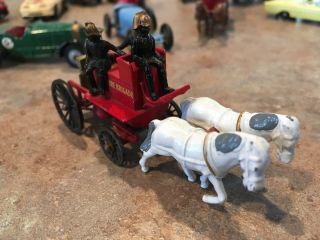 Vintage Matchbox Yesteryear Horse Drawn Fire Engine Carriage With Men Wht Horse