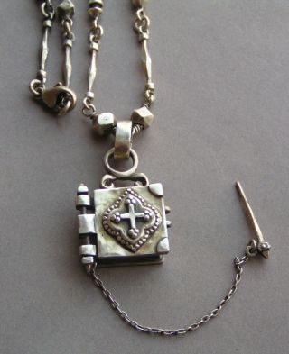 Vintage Hd Wrought Sterling Silver Chain & Celtic Cross Locket Pendant,  33.  9 Gr