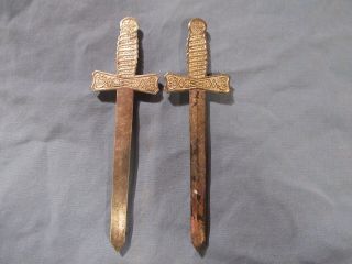 Vintage Masonic Knights Templar Skull/Crossbones/crossed swords apron adornment. 3