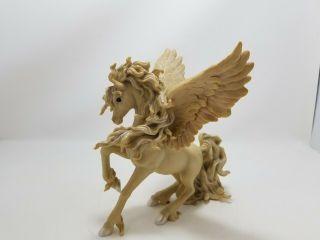 Amberwood Santiago Westland Resin Pegasus Winged Horse Unicorn Figurine