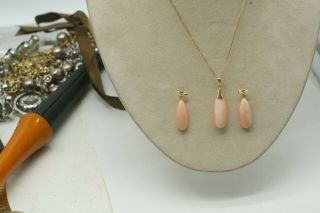 Vtg Gorgeous 14k Gold Pink Angel Skin Coral Necklace & Dangle Earrings Set