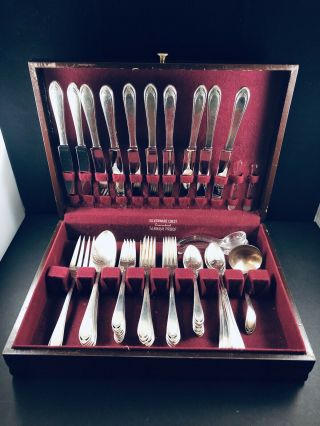 1847 Rogers Bros 60pc Lovelace Flatware Silver Plated Set Is Silverware,  Chest