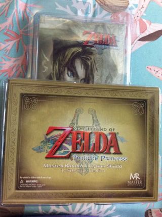 The Legend Of Zelda Twilight Princess Master Sword & Hylian Shield