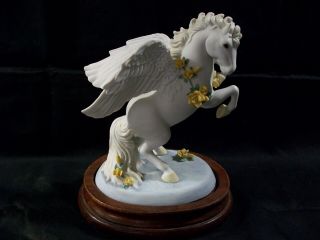 Porcelain Ceramic Fantasy Pegasus Horse Unicorn Statue Figurine 3d Roses