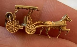 Solid 14k Yellow Gold Horse And Buggy Carriage Bracelet Charm 2.  9gr