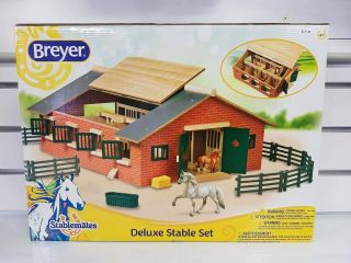 Breyer 59209 Stablemates Deluxe Horse Stable Set 1:32 Scale