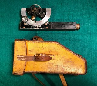 Wwii M.  D.  S.  Ltd London Clinometer In Leather Field Case Broad Arrow