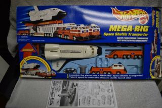 Hot Wheels Mega Rig Space Shuttle Transporter 16757,  1996
