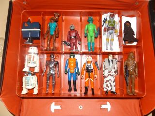 26 Vintage Star Wars Figures (1ST 21 All Complete W/Variant,  Yodas,  ESB Case 3