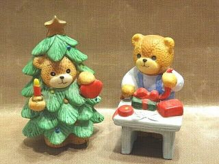 Christmas Lucy & Me Set Of Two Figurines: Bear As Christmas Tree & Gift Wrapper