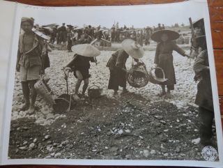 Wwii Photo - Chinese Workers Carrying Rock To Build Airport In China 1944 Cbi