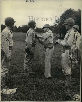 1943 Press Photo Soldier 