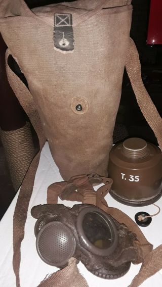 Wwii Us Gas Mask W/canvas Bag