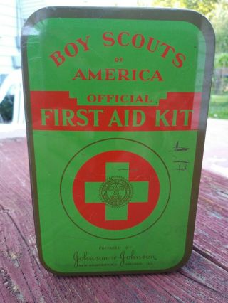 Boy Scouts of America vintage First Aid Kit Tin Johnson & Johnson green WW2 Era 3
