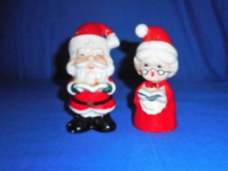 Vintage Lefton Santa And Mrs.  Claus Salt & Pepper Shakers Christamas