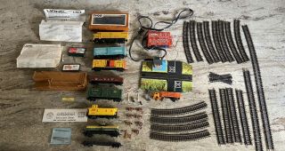 Vintage Lionel Ho Train Set Engine,  Cars,  Tracks,  Transformer,  Billboards,  More