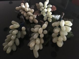 Set Of 5 Vintage Chinese Green Jade Grape Clusters W/agate Stone Leaves