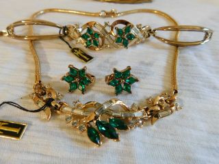 Vtg Trifari Emerald Green Rhinestone Necklace,  Bracelet And Earrings Set W/ Tags