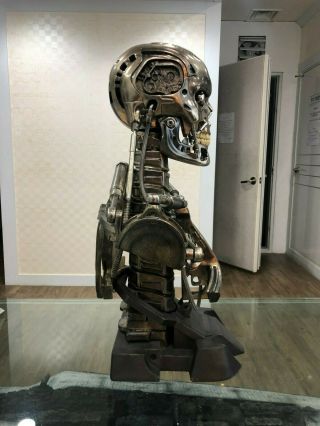 Sideshow Terminator 2 T - 800 Endoskeleton Life Size Bust Statue 3